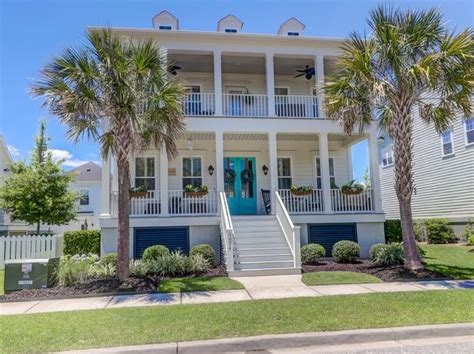 This home last sold for 715,000 in October 2023. . Zillow daniel island sc